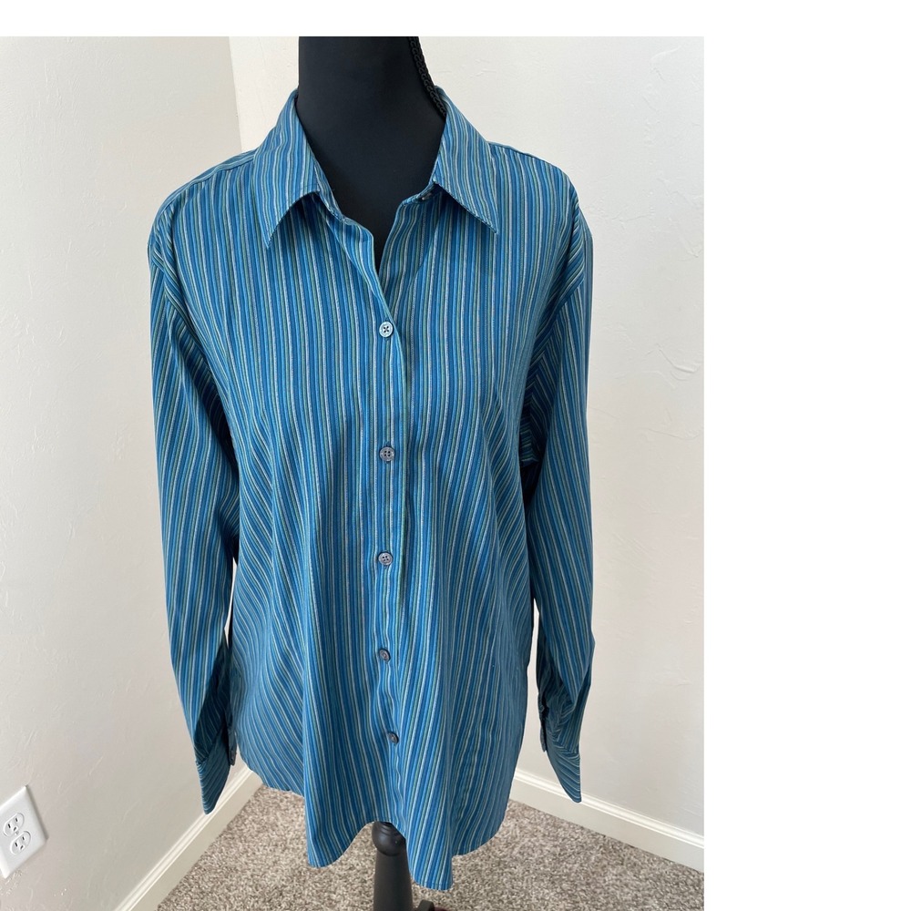 Eddie Bauer Womens XL Blue Green Striped Button Down Shirt Wrinkle Resistant